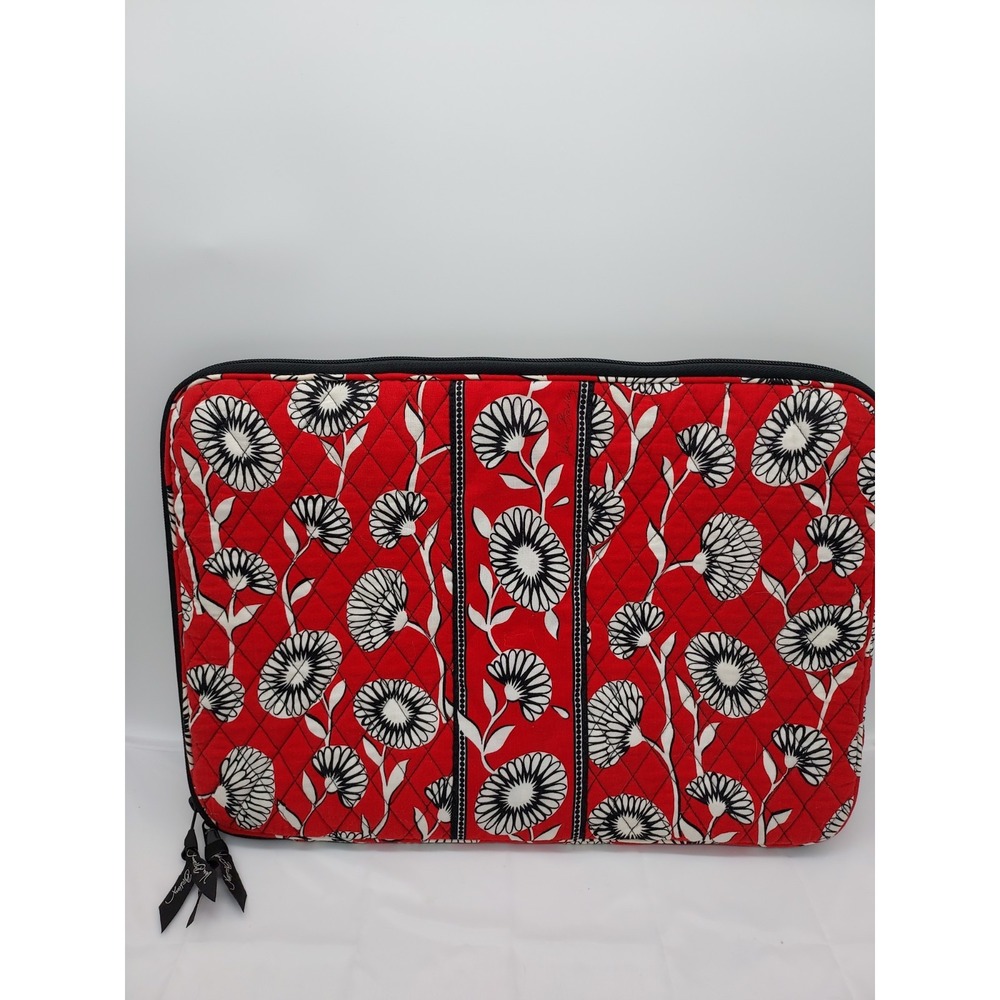 VERA BRADLEY Red Black White Zip Around Quilted Laptop Case Sleeve